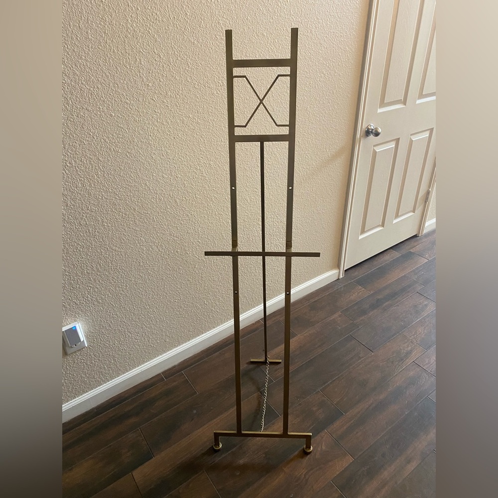 Gold Large Free Standing Adjustable Display Stand Easel with Chain Support
